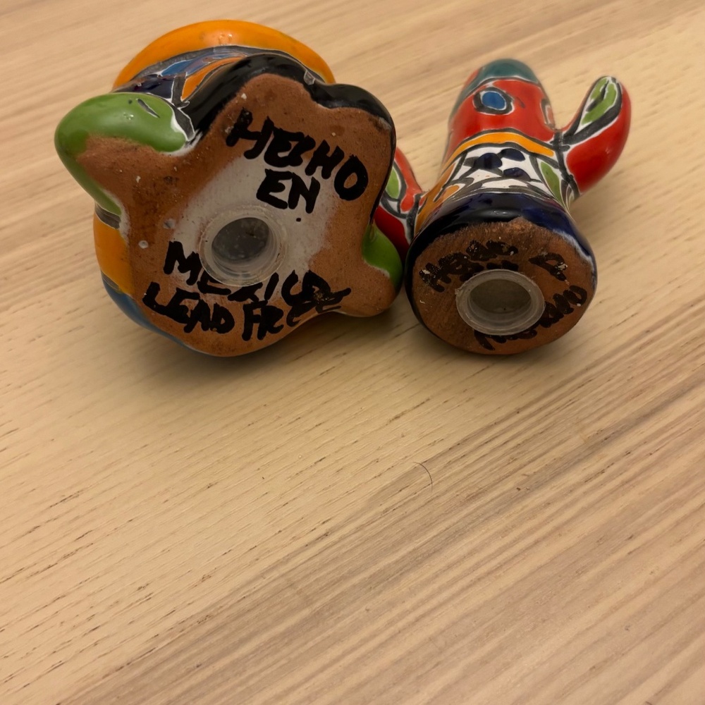 Mexican Talavera Salt & Pepper Shakers - Picture 7 of 7